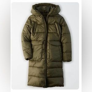 American Eagle Women’s Oversized Puffer Jacket